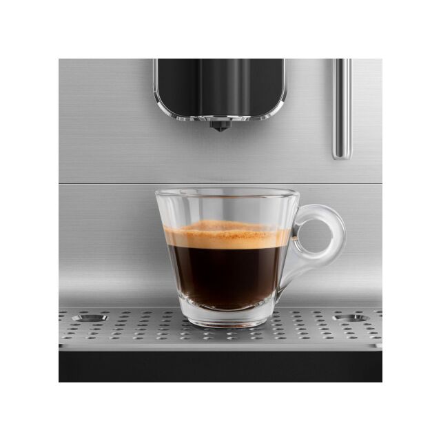 Smeg BCC02BLMUK Bean To Cup Coffee Machine